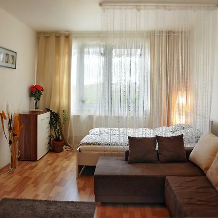 Apartment Freyova 25 Prag Exteriör bild