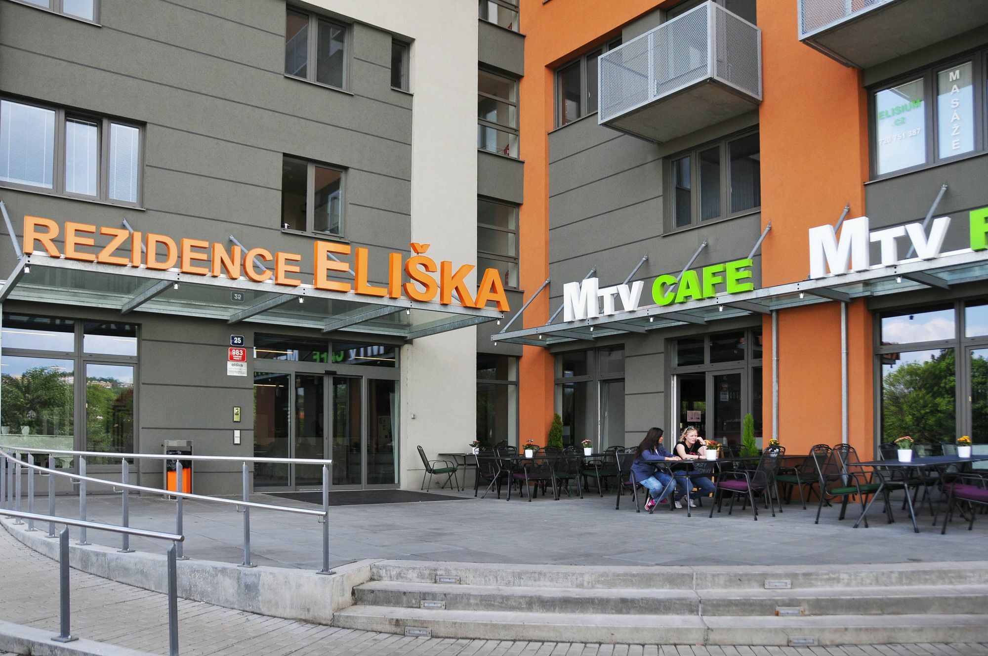 Apartment Freyova 25 Prag Exteriör bild
